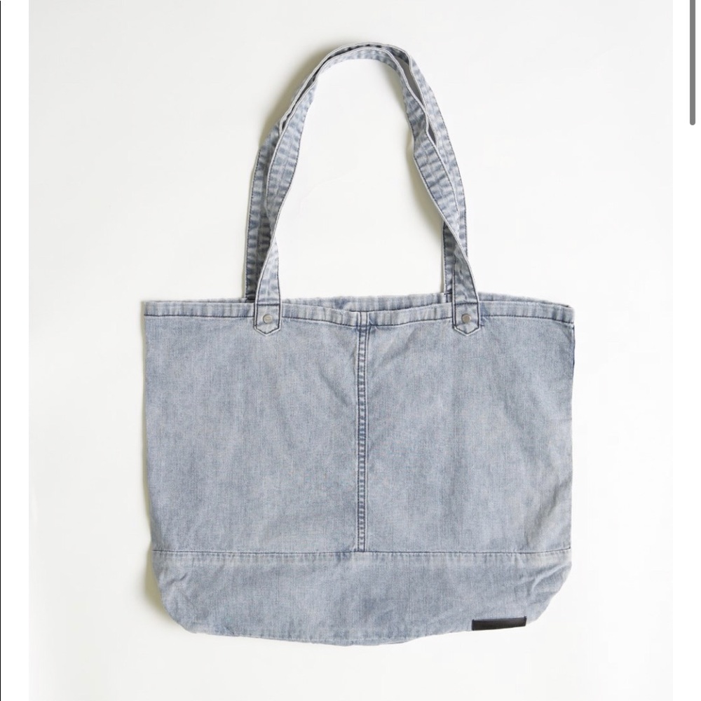 ONETEASPOON ROCKY BEACH TOTE
